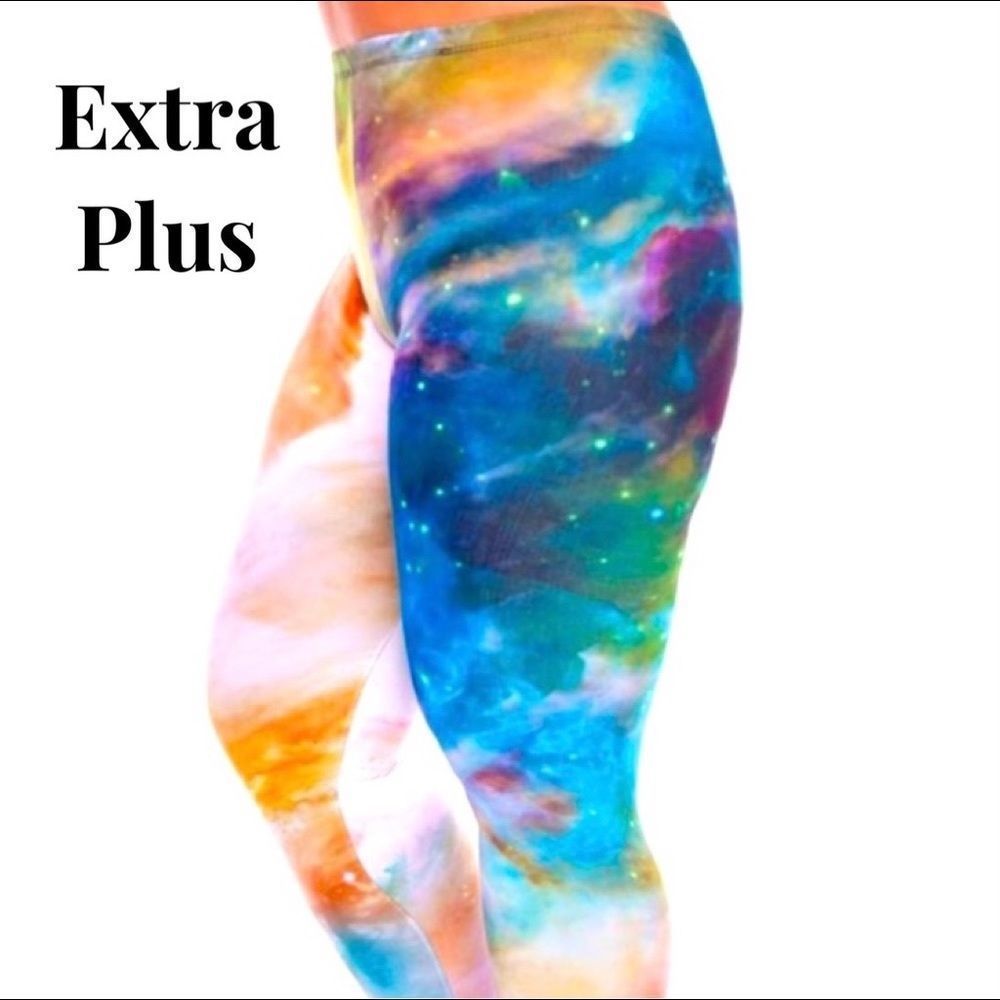 Plus Size Cosmic Swirl Graphic Leggings